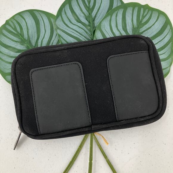 Nintendo DS Black Rectangle Zip Around Soft Faux Neoprene Storage Case Carrier - Picture 1 of 7